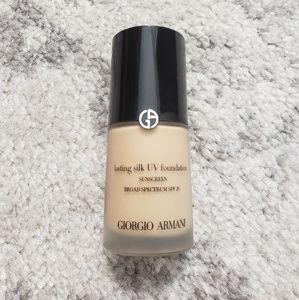♥️ Georgio Armani Luminous Silk Foundation
